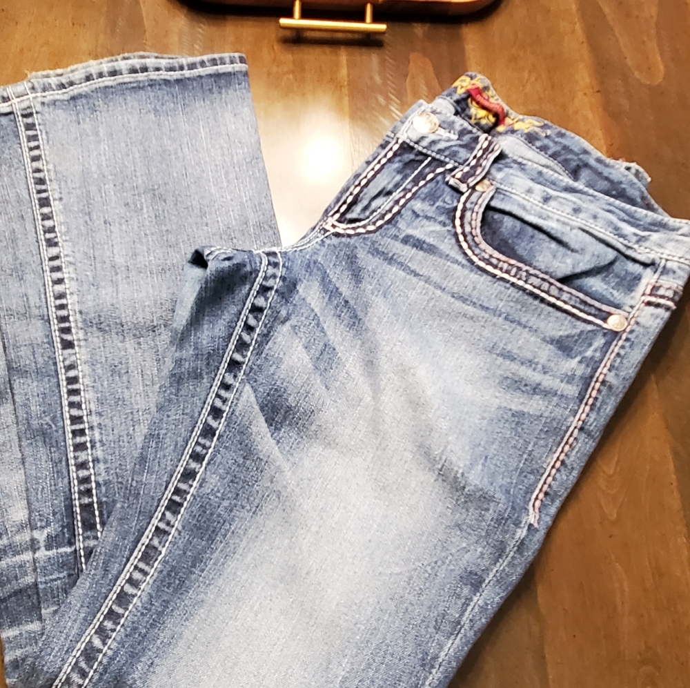 Maurices jeans